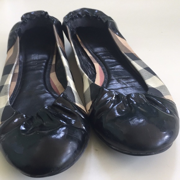 Burberry Flats - Picture 9 of 11